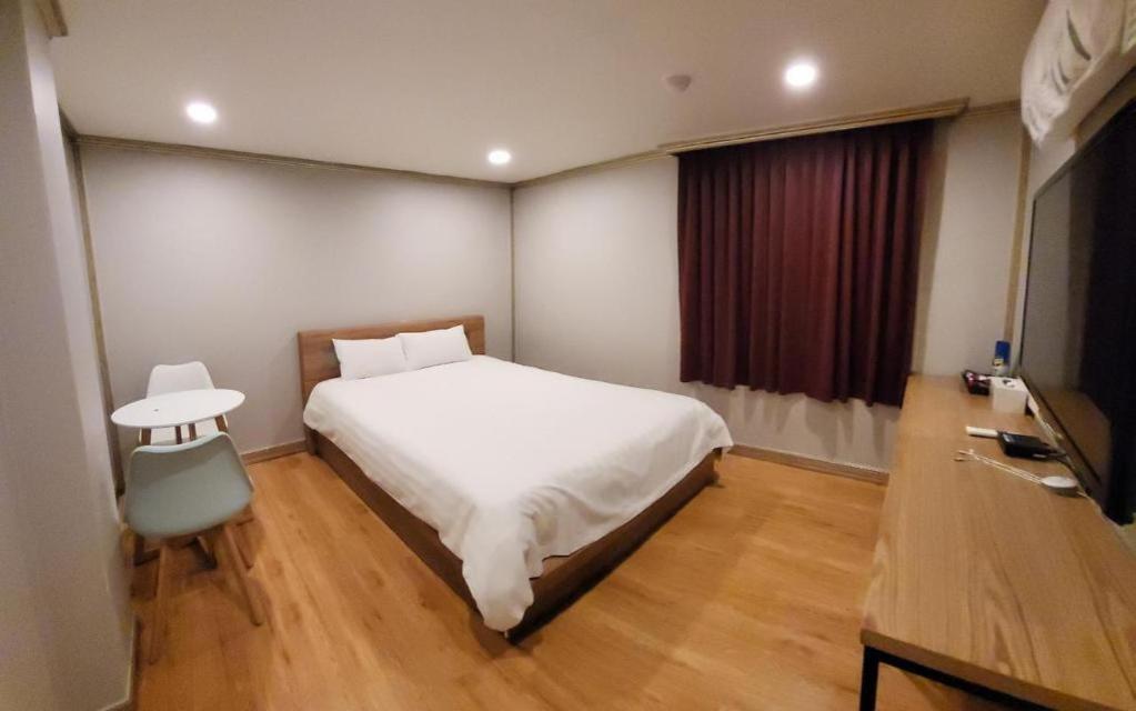 ג'גו Emerald Ace Hotel מראה חיצוני תמונה