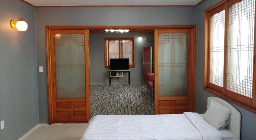 ג'גו Emerald Ace Hotel מראה חיצוני תמונה