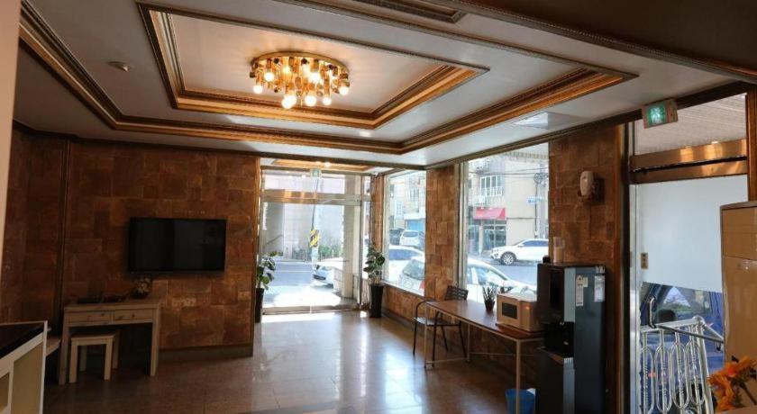 ג'גו Emerald Ace Hotel מראה חיצוני תמונה