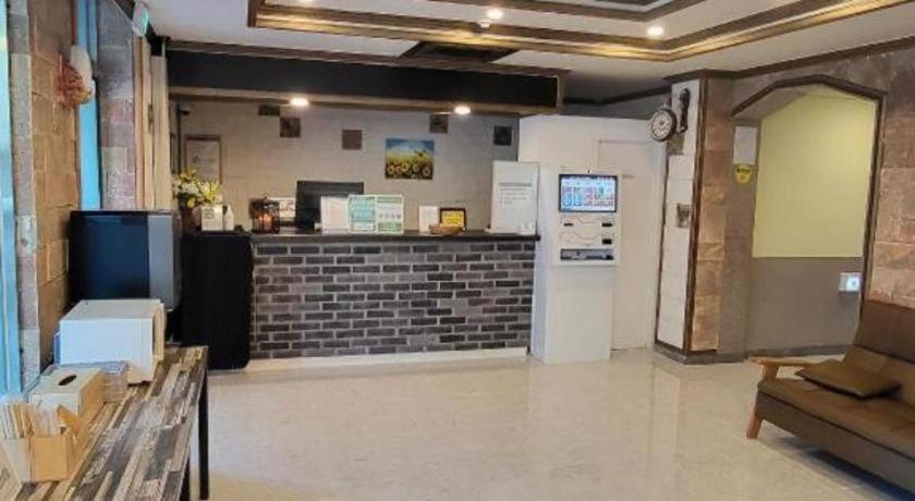 ג'גו Emerald Ace Hotel מראה חיצוני תמונה